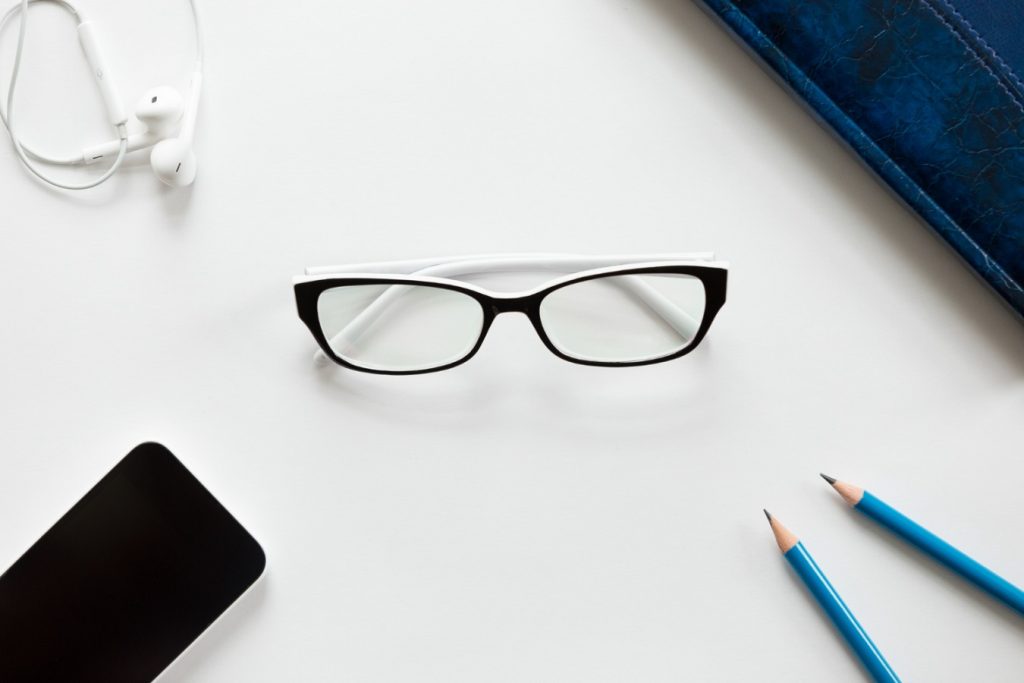A complete guide - How to Clean Eyeglasses and Remove Scratches from Glasses